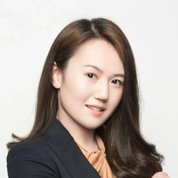 领航优配 江苏江阴: 三辆大货车, 车头凭空“长出”车牌!